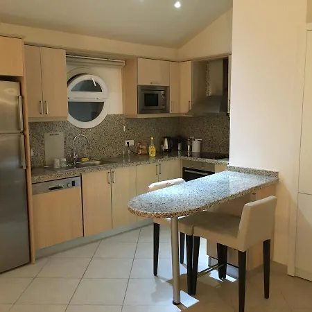 Kusadasi Penthouse شقة *